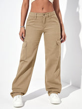 Pantalón vaquero informal con bolsillo de solapa
